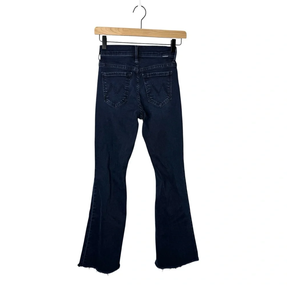 MOTHER The Weekender Frayed Flare Jeans Size 23 Chip On My Shoulder Wash - Picture 6 of 10